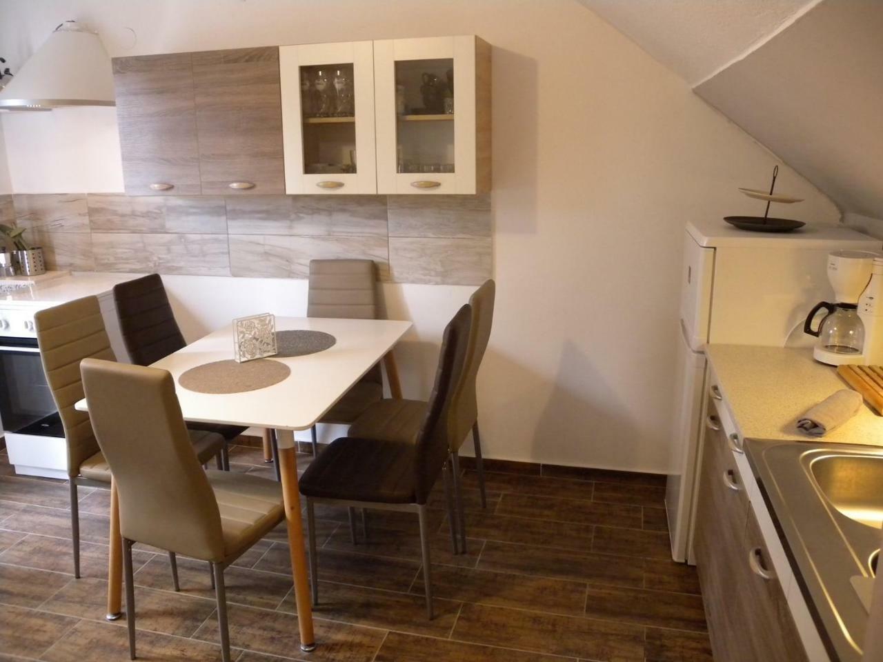 Apartments In Balatongyoeroek 34590 Rom bilde